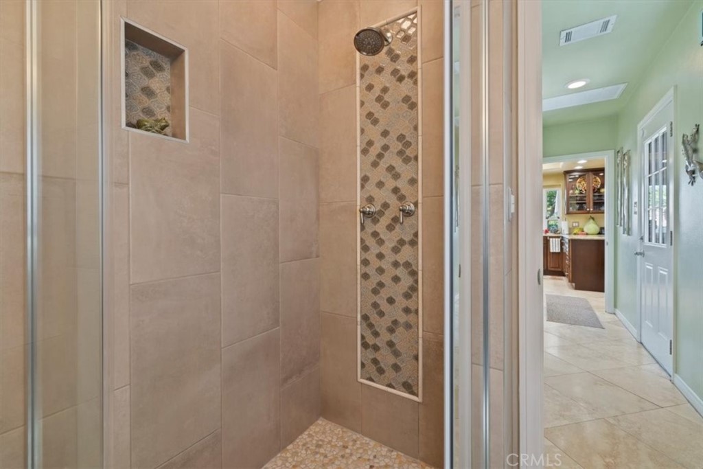 2065 Bronson Way Riverside, CA 92506 - Photo 24 of 75