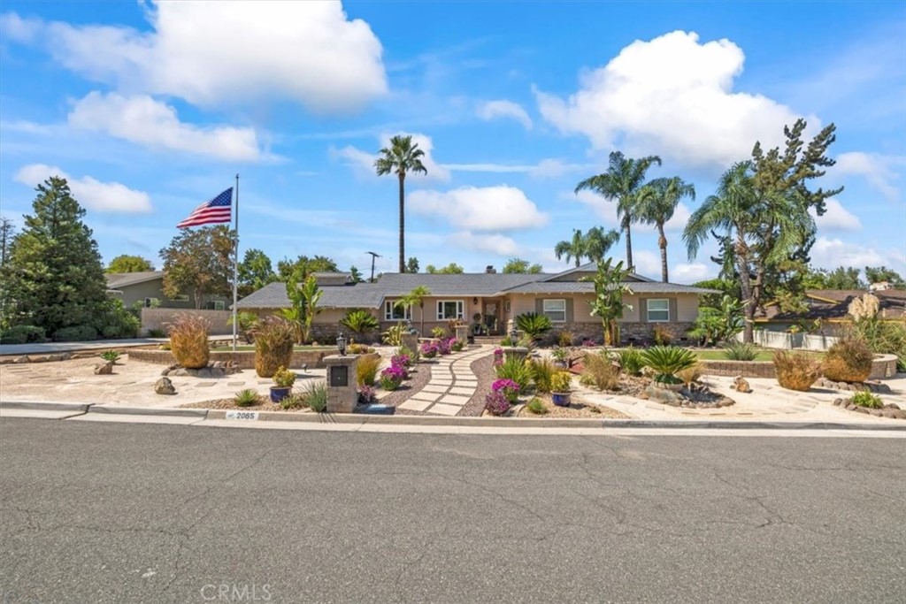 2065 Bronson Way Riverside, CA 92506 - Photo 4 of 75