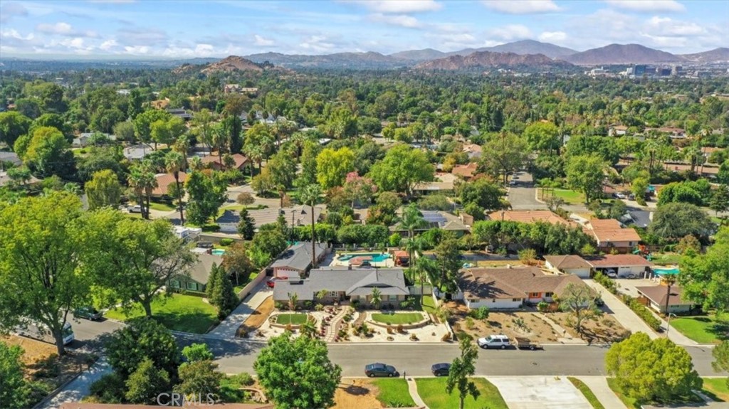 2065 Bronson Way Riverside, CA 92506 - Photo 72 of 75