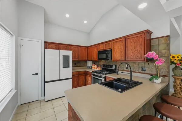 $209,000 | 6703 Dewcrest Drive, Katy, TX 77449