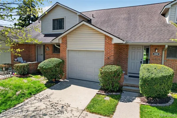 $310,000 | 3660 Old Creek Road, Unit 36, Troy, MI 48084