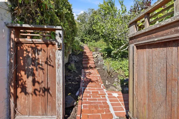 $2,900,000 | 44 Highgate Road, Kensington, CA 94707