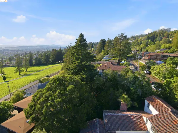 $2,900,000 | 44 Highgate Road, Kensington, CA 94707