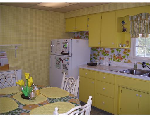 32 Windsor Ridge New Castle, PA 16105 - Photo 3 of 7 Kitchen.