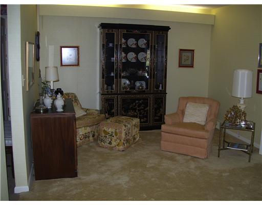 32 Windsor Ridge New Castle, PA 16105 - Photo 4 of 7 Dining Room.