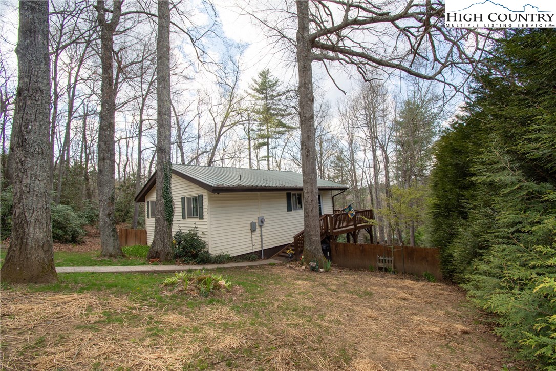 456 Rustic Road West Jefferson, NC 28694 - Photo 4 of 24 Gallery Image 4