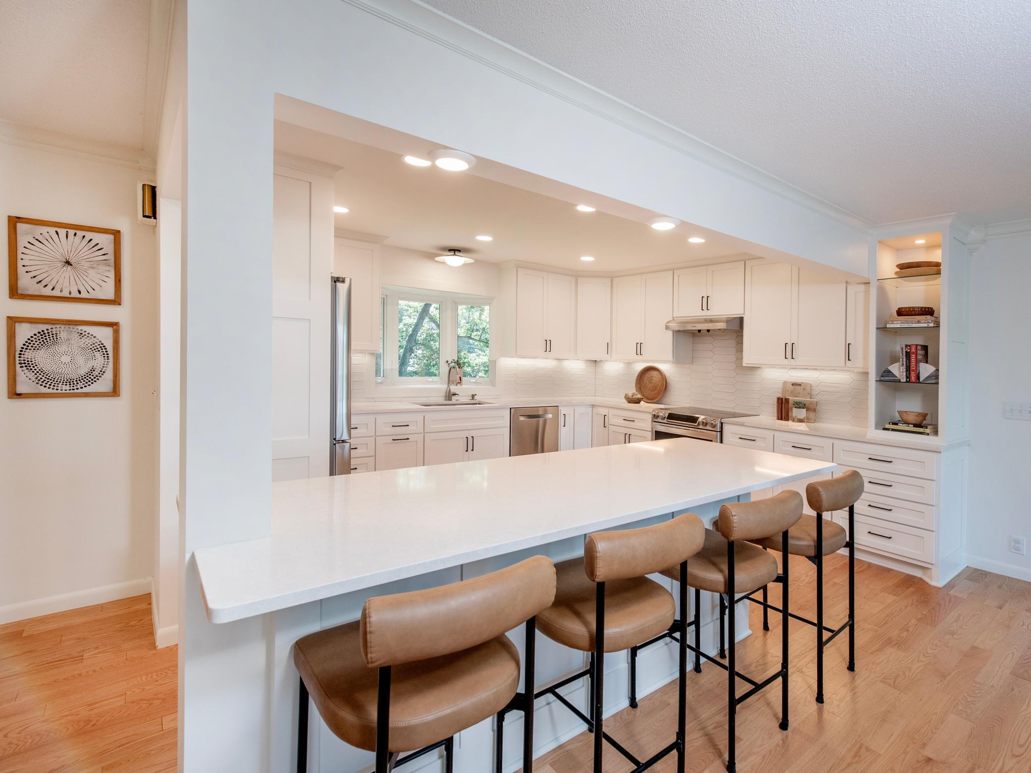 8218 Oakmere Road Bloomington, MN 55438 - Photo 11 of 53 Gallery Image 11