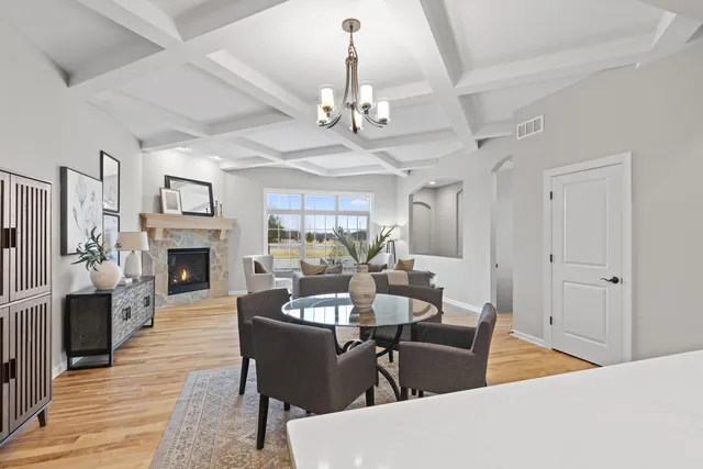 $799,900 | N106-w6560 N106-w6560 Stone Lake Circle, Unit 12, Cedarburg, WI 53012