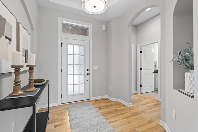 $799,900 | N106-w6560 N106-w6560 Stone Lake Circle, Unit 12, Cedarburg, WI 53012