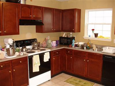 852 Cedarwood Road Lexington, KY 40511 - Photo 2 of 15 Spacious kitchen with lots of cabinets!