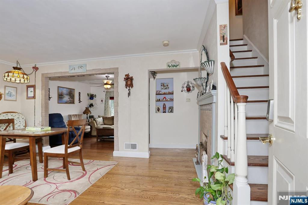 393 New Bridge Road Bergenfield, NJ 07621 - Photo 4 of 37