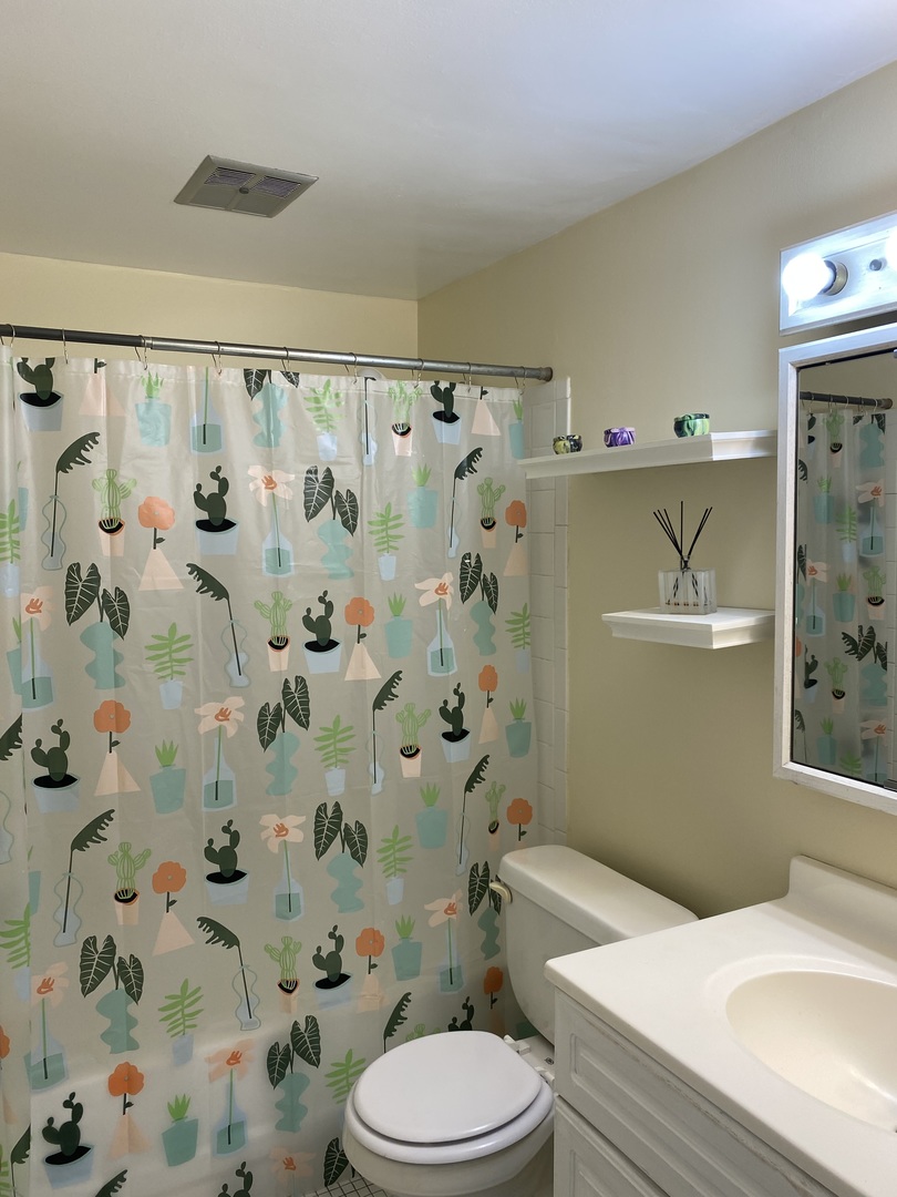 Undisclosed Address Schaumburg, IL 60193 - Photo 12 of 17 a bathroom with a sink toilet and shower