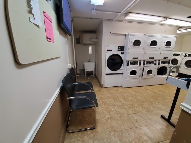 Undisclosed Address Schaumburg, IL 60193 - Photo 15 of 17 a utility room with dryer and washer