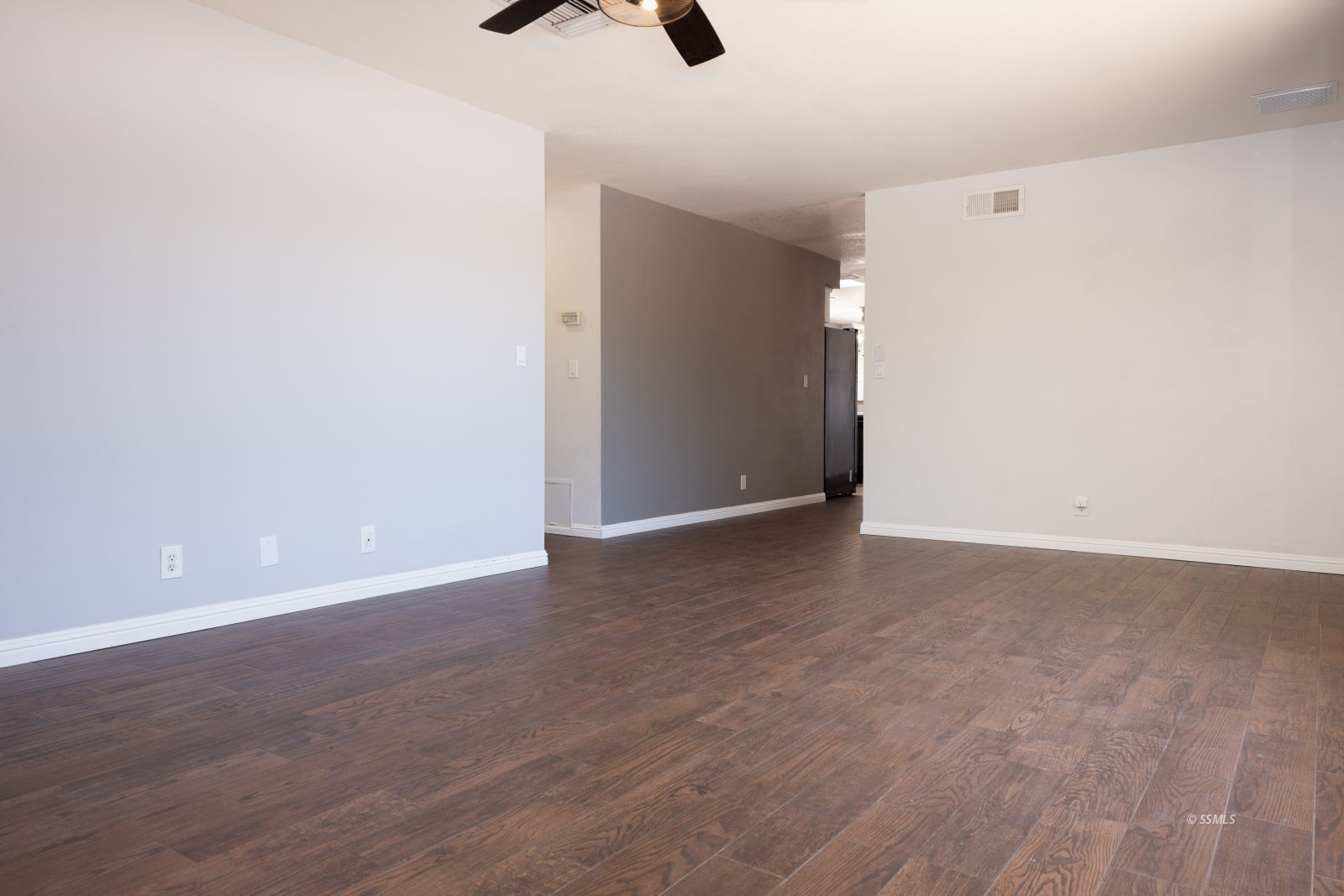 542 South Warner Street Ridgecrest, CA 93555 - Photo 8 of 33 a view of an empty room
