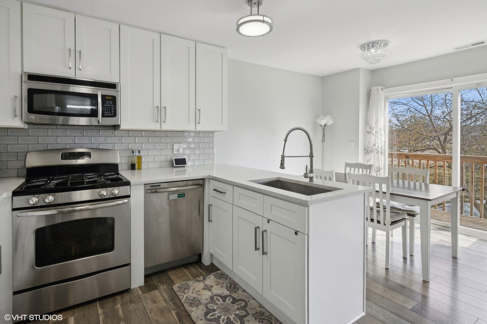 5602 Tinder, Unit 5 Rolling Meadows, IL 60008 - Photo 7 of 15 Gallery Image 7