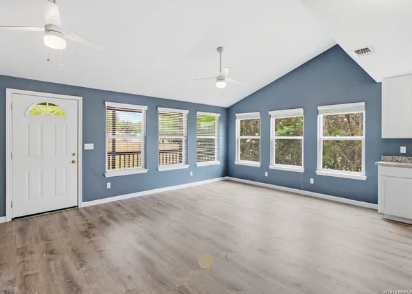 $1,700 | 507 Scenic Run, Canyon Lake, TX 78133