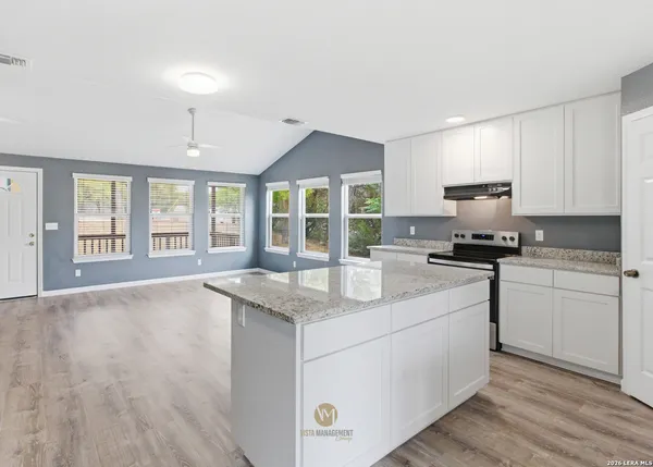 $1,700 | 507 Scenic Run, Canyon Lake, TX 78133