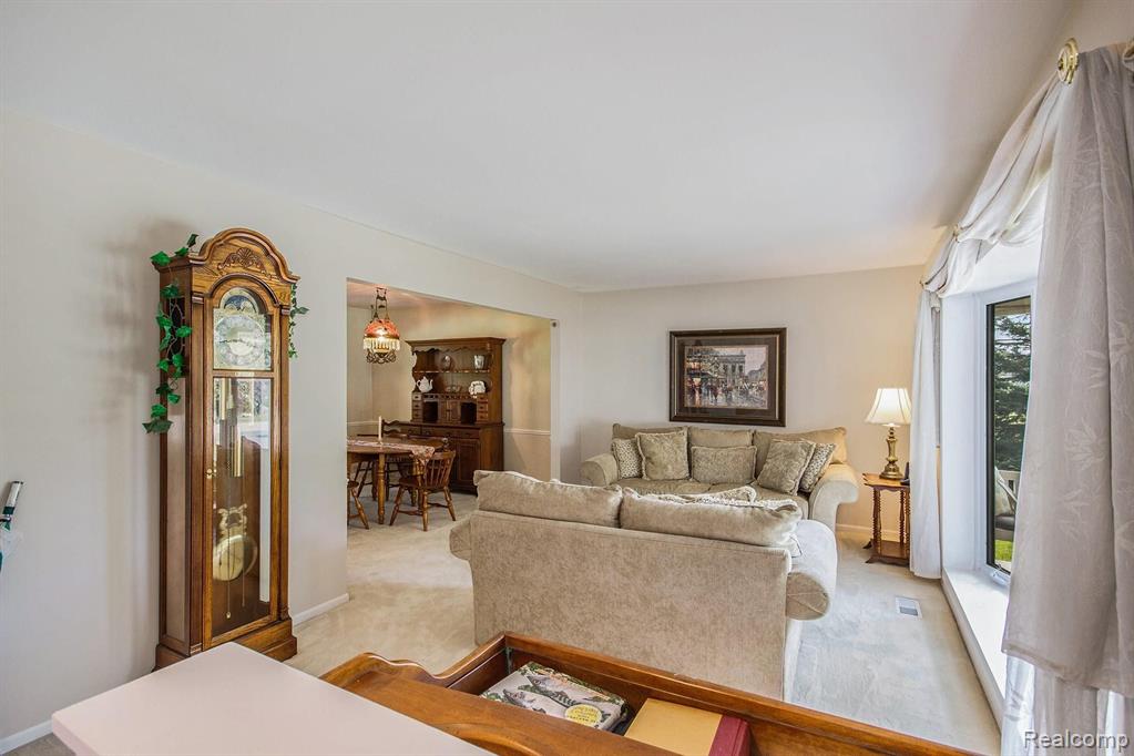 2991 Mohawk Lane Rochester Hills, MI 48306 - Photo 6 of 33