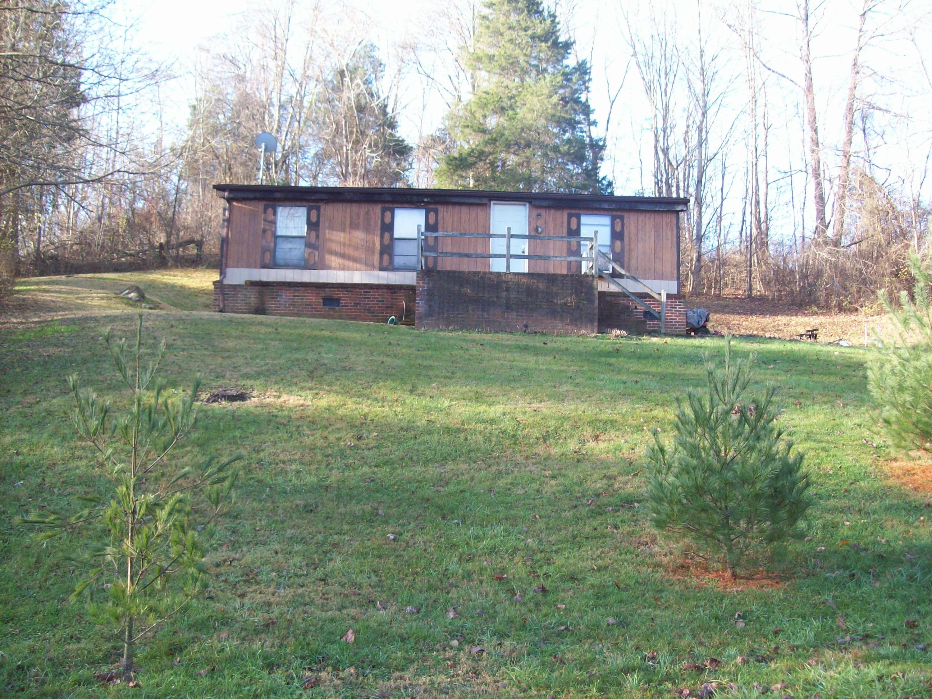207 Parsons Road Troutville, VA 24175 - Photo 2 of 7 Front 1