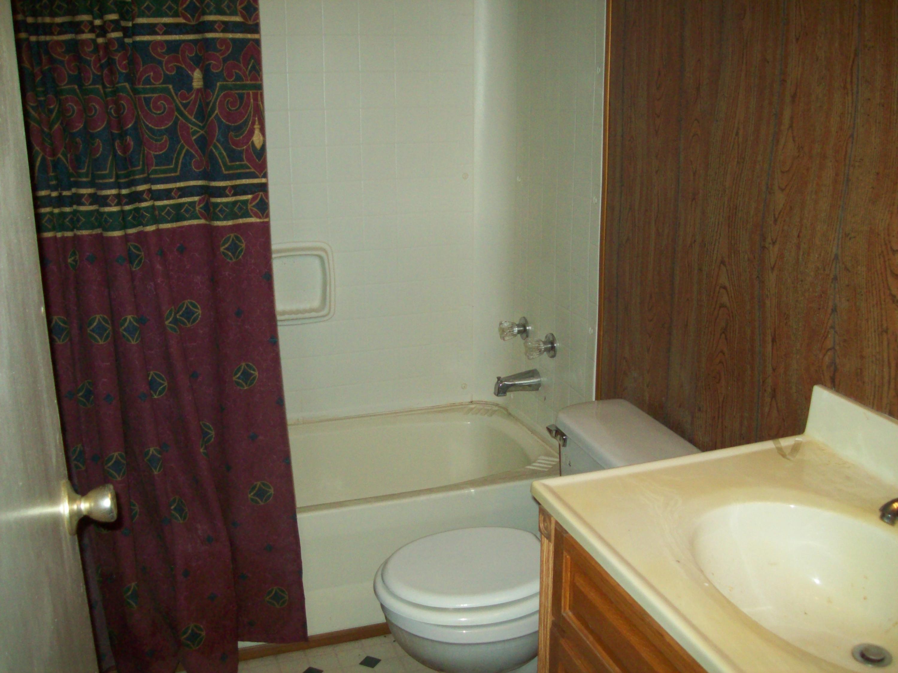 207 Parsons Road Troutville, VA 24175 - Photo 7 of 7 Bath