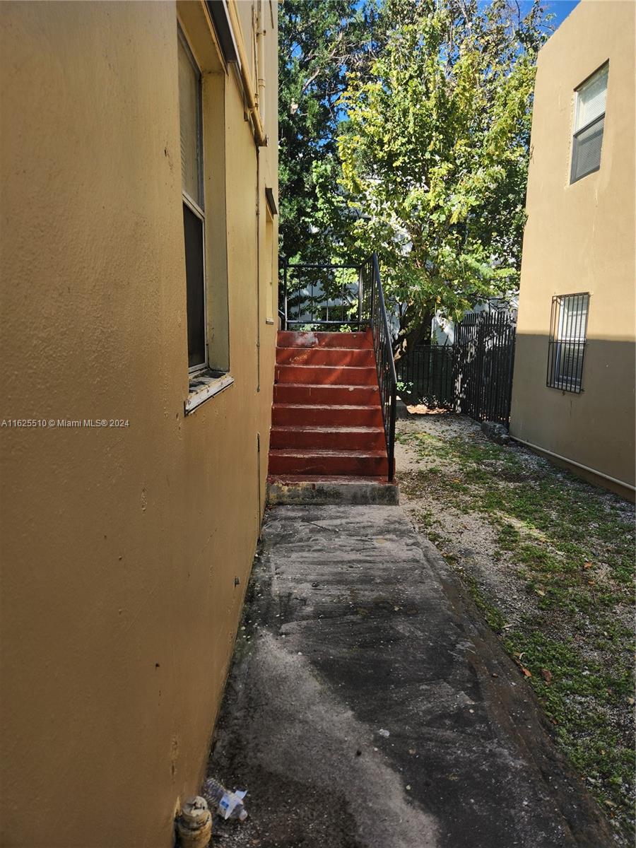 225 Northwest 17th Street Miami, FL 33136 - Photo 5 of 11