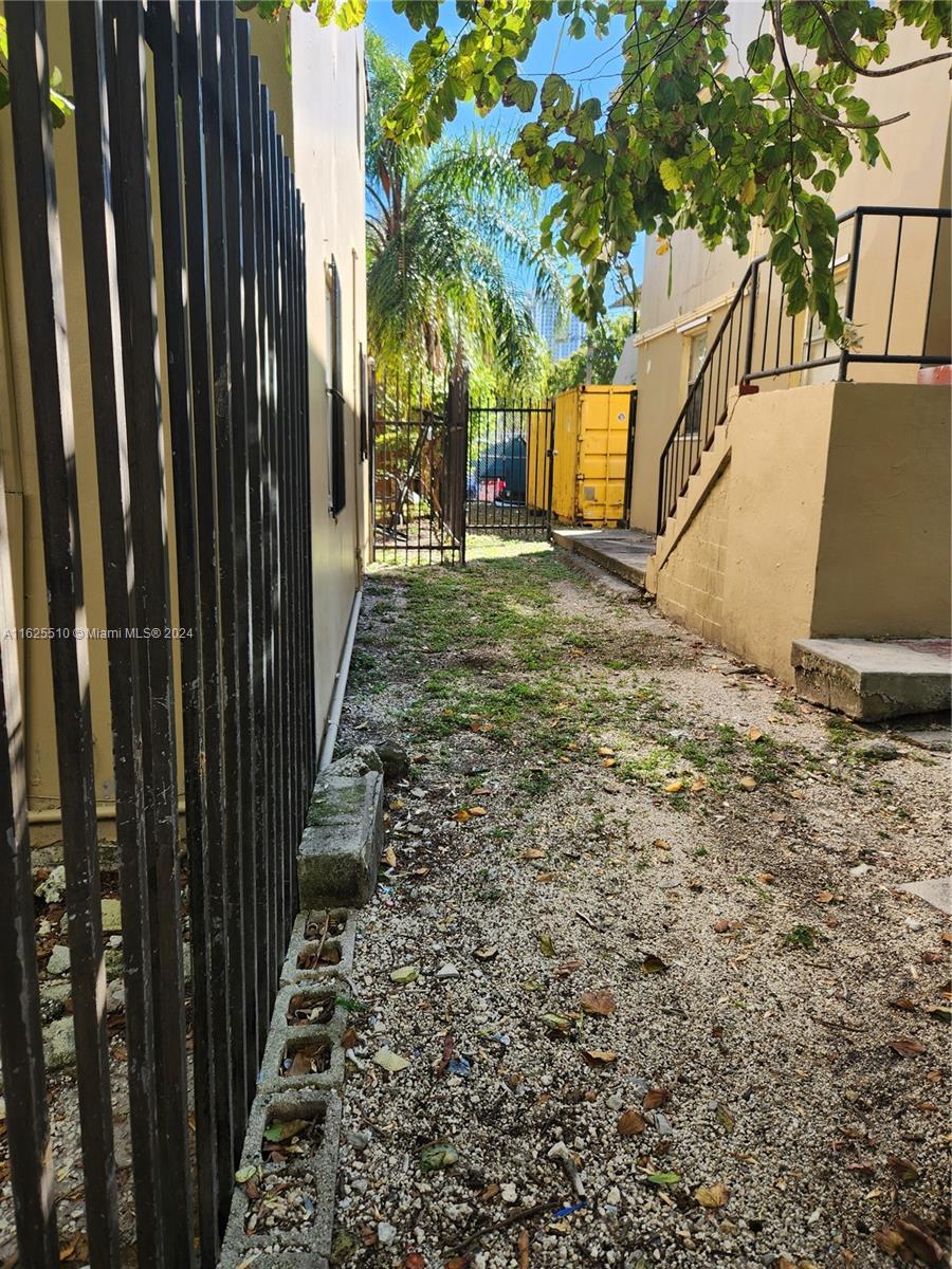 225 Northwest 17th Street Miami, FL 33136 - Photo 6 of 11