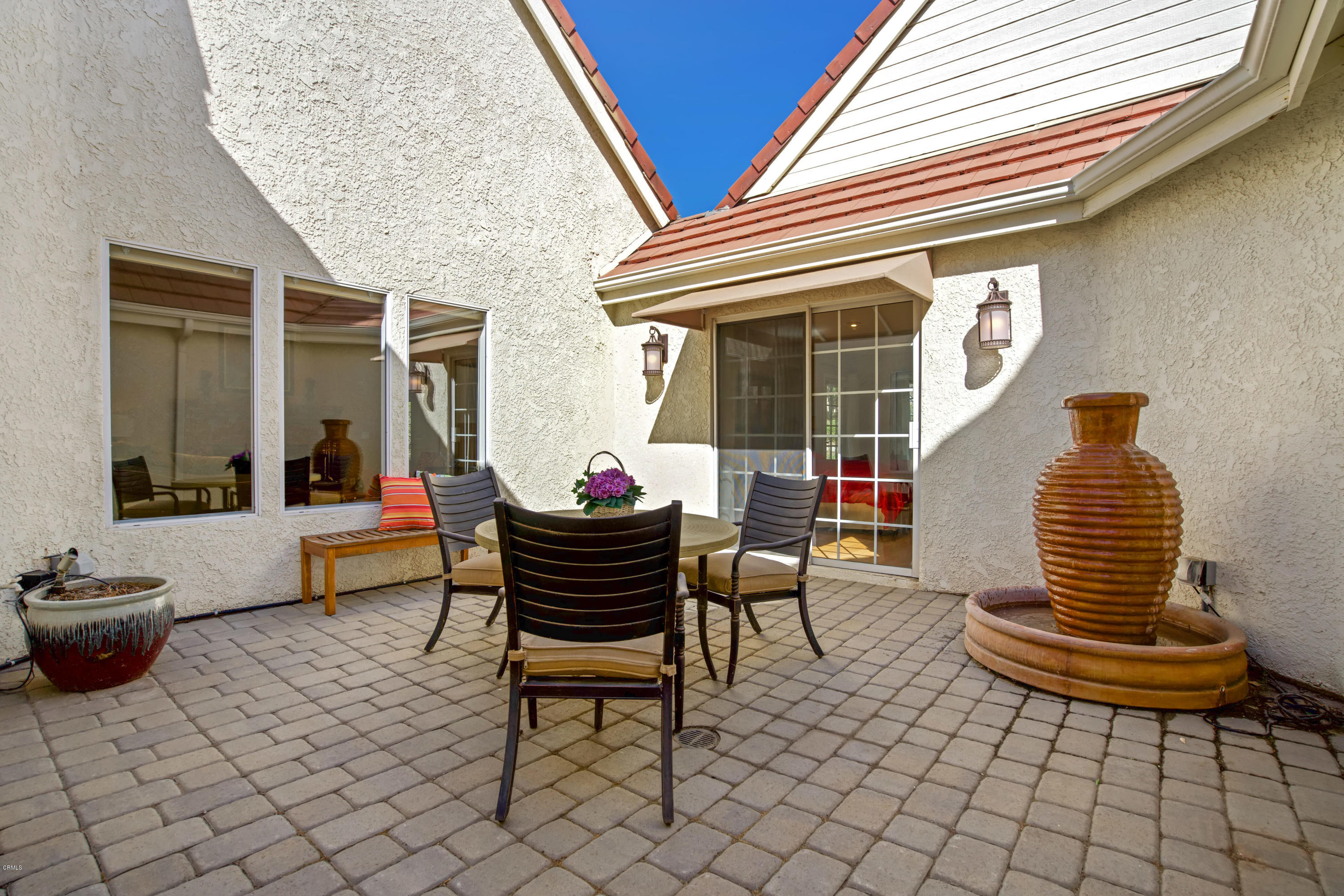 6670 Armitos Drive Camarillo, CA 93012 - Photo 17 of 35 a outdoor space with lots of tables and chairs