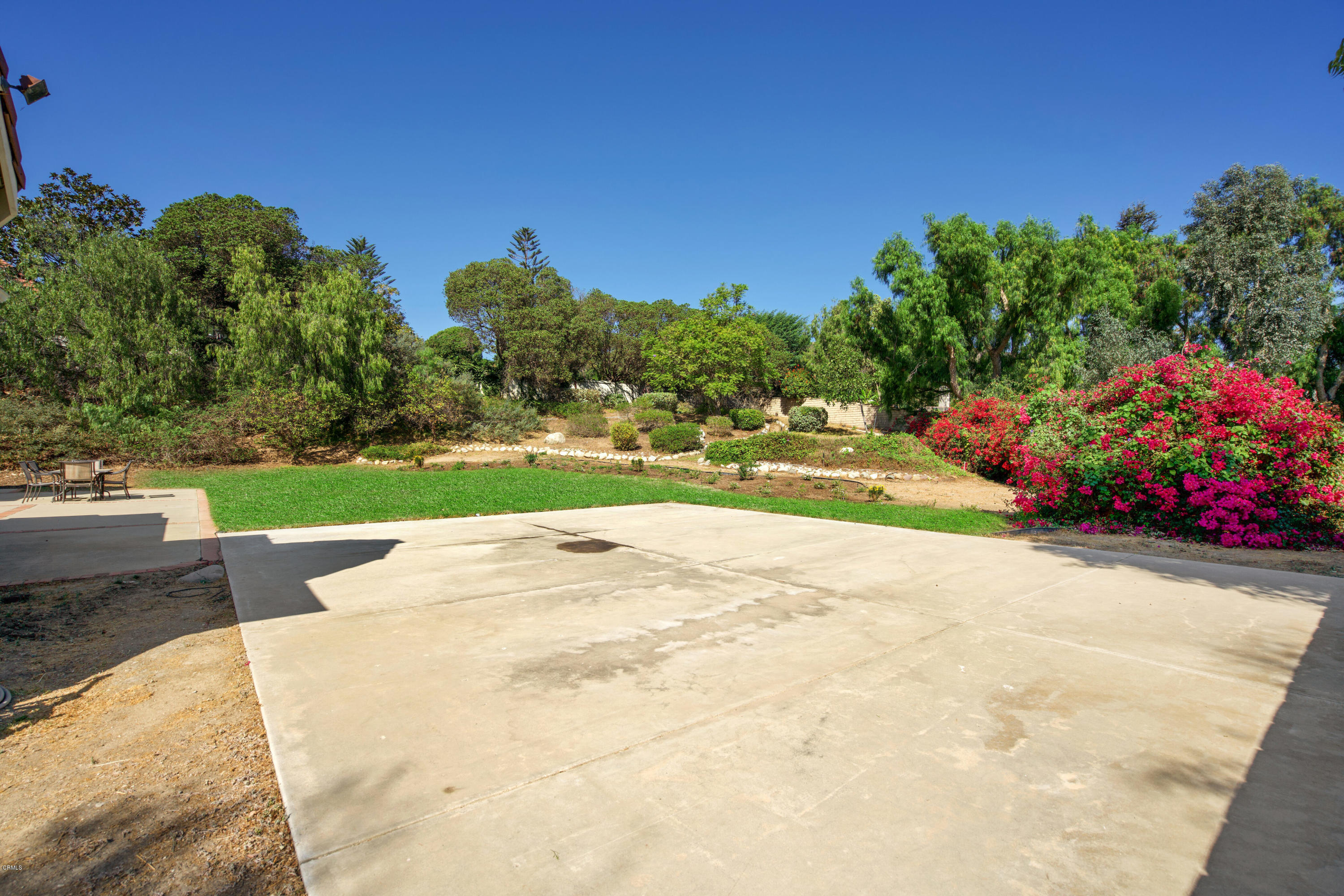 6670 Armitos Drive Camarillo, CA 93012 - Photo 31 of 35 a view of a park with plants and trees