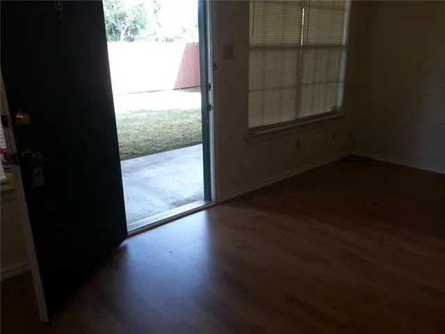 $1,200 | 1724 West Sanford Street, Unit D, Arlington, TX 76012