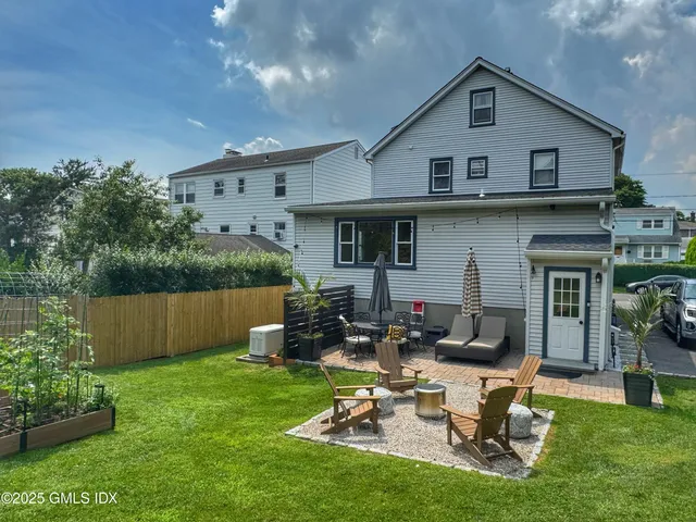 $4,100 | 37 Gerry Street, Unit 1, Greenwich, CT 06830