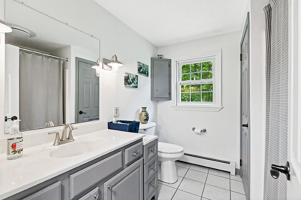 365 Hinckley Road Clinton, ME 04927 - Photo 14 of 31 14 full bath