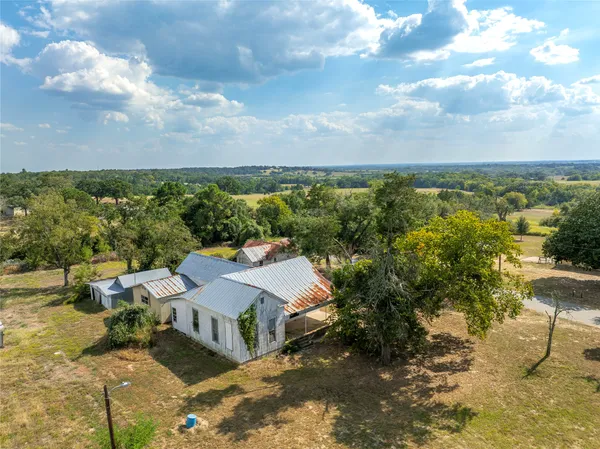 $355,000 | 768 Travis Road, Bellville, TX 77418