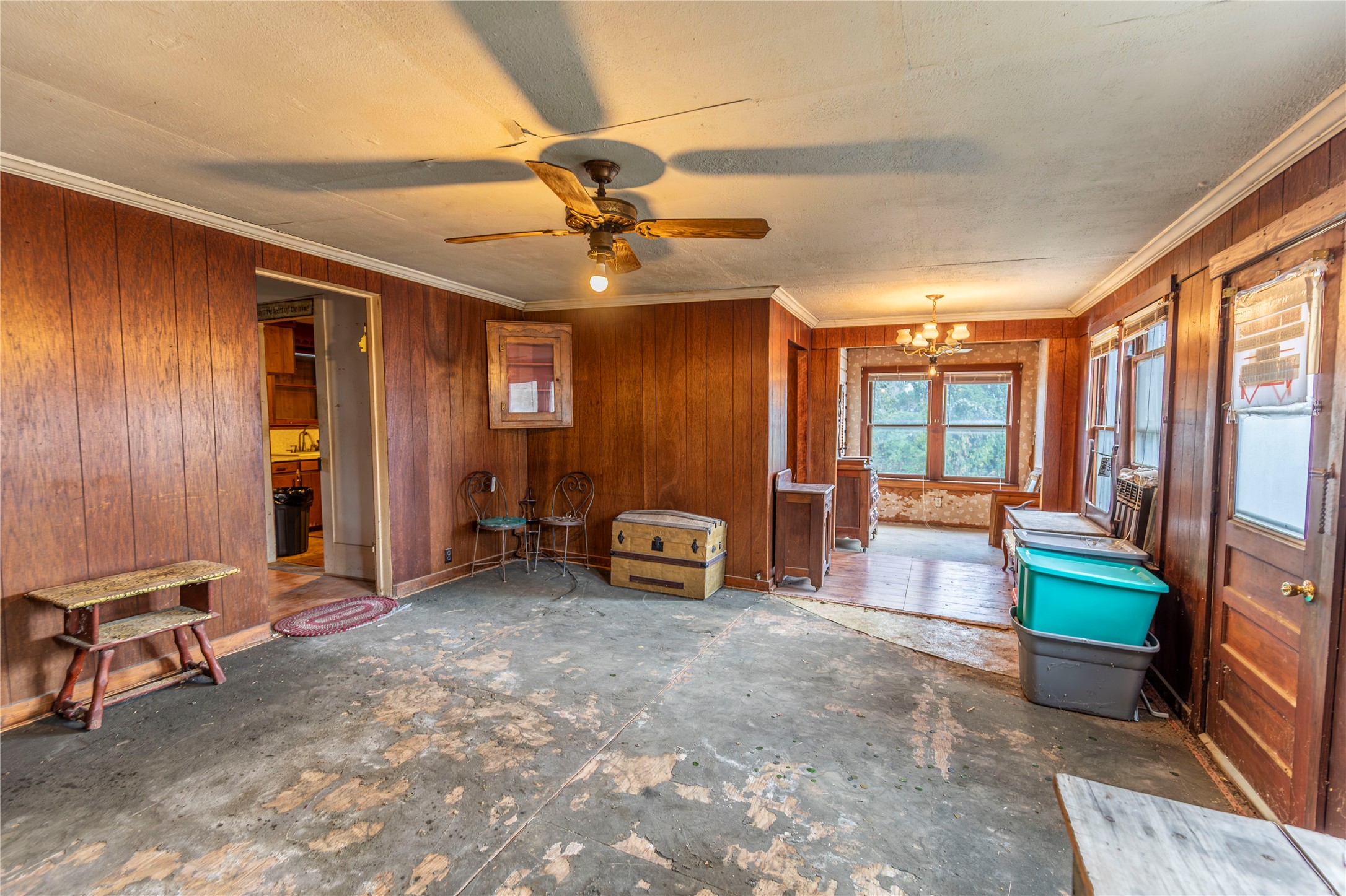 768 Travis Road Bellville, TX 77418 - Photo 11 of 17 Entry into the house from the side door.