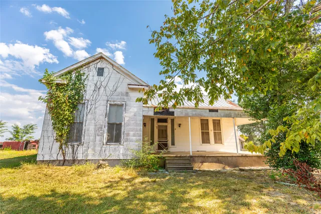 $355,000 | 768 Travis Road, Bellville, TX 77418