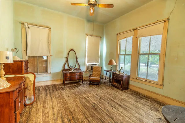 $355,000 | 768 Travis Road, Bellville, TX 77418