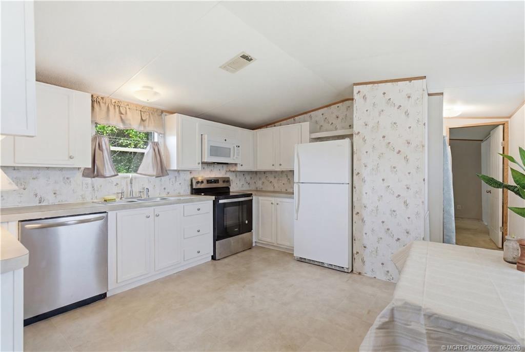 4646 Southeast Circle Way Stuart, FL 34997 - Photo 5 of 27