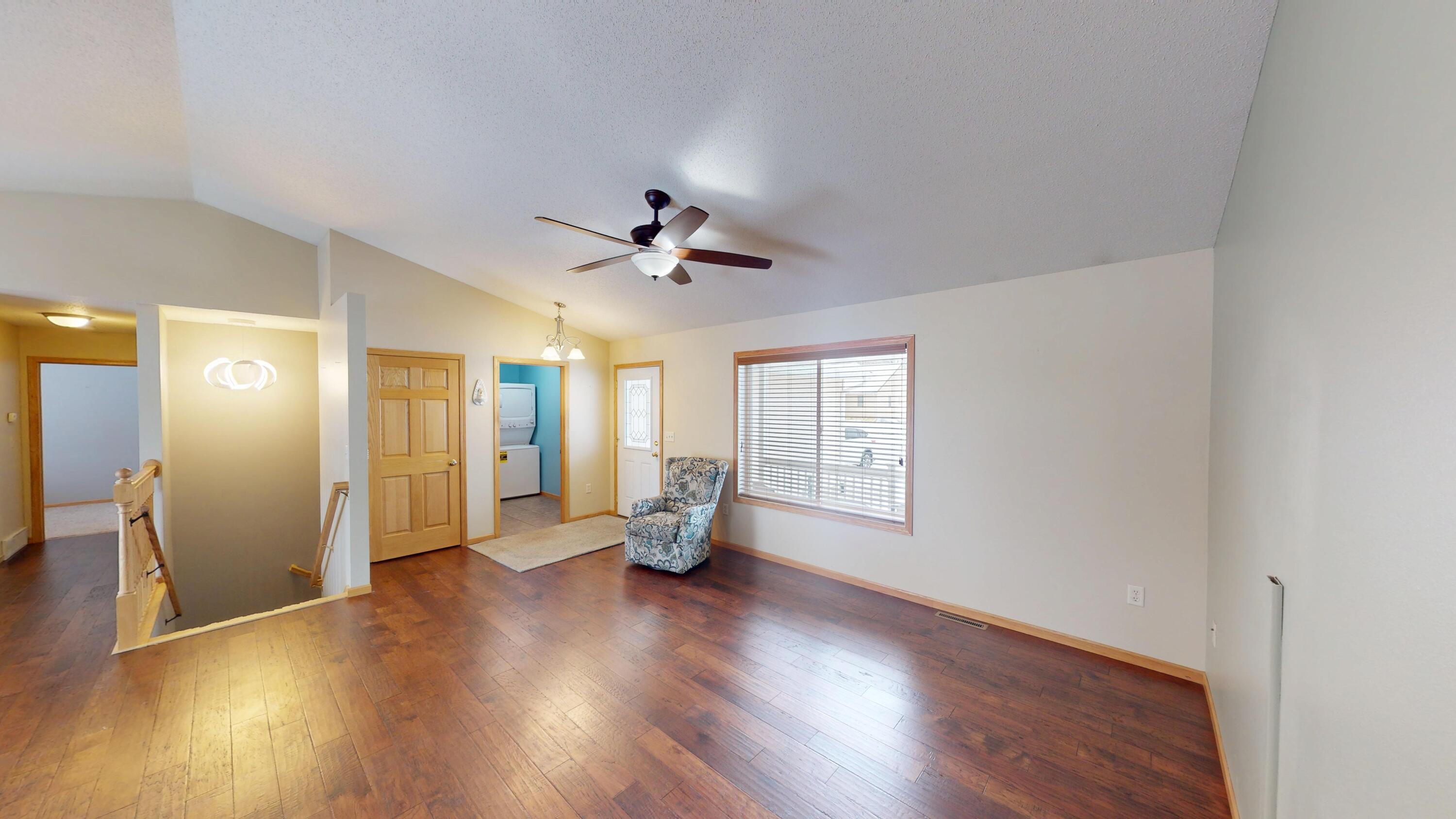 2002 Viking Avenue Holmen, WI 54636 - Photo 14 of 48 Entry Area