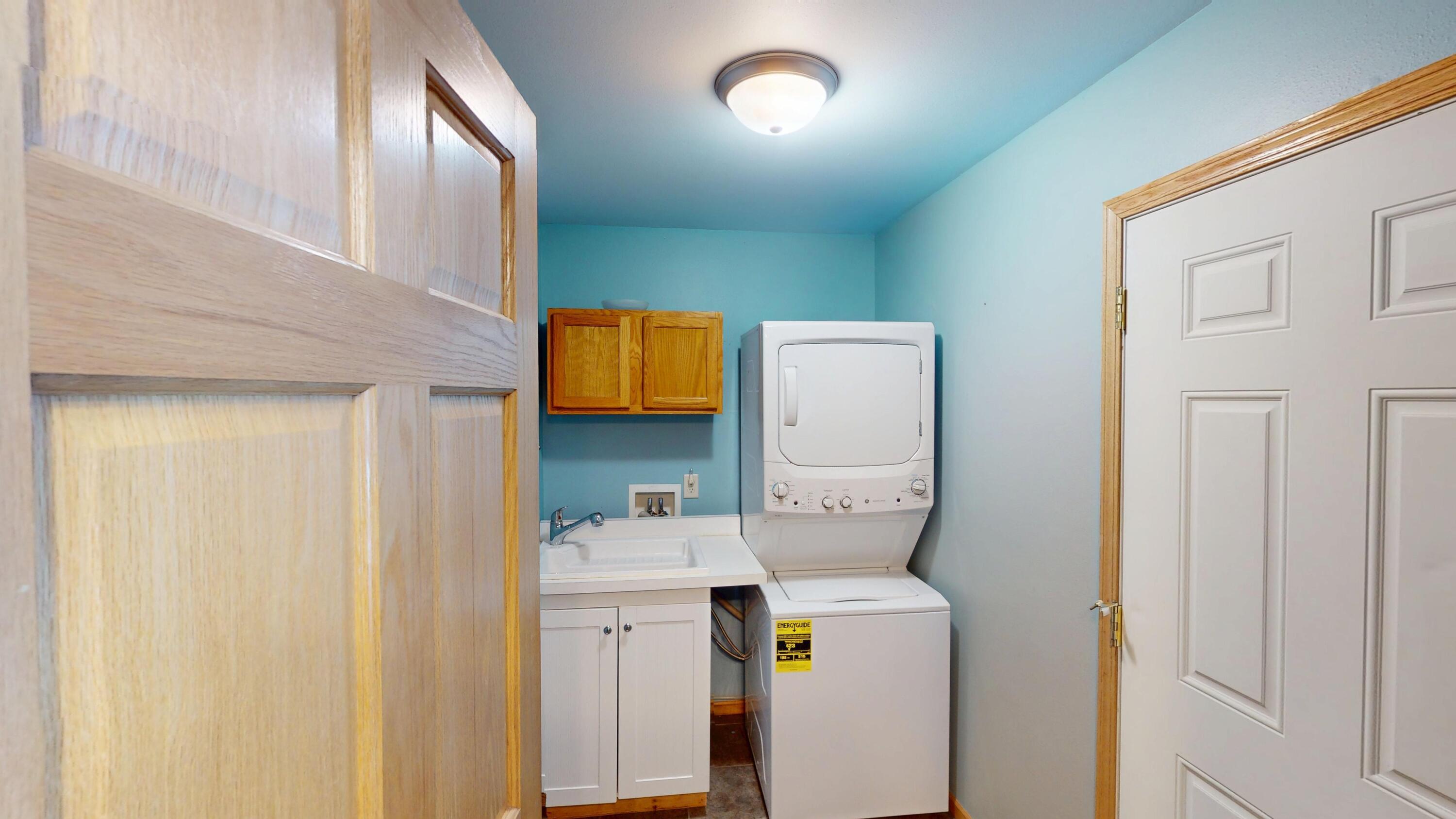 2002 Viking Avenue Holmen, WI 54636 - Photo 27 of 48 Laundry