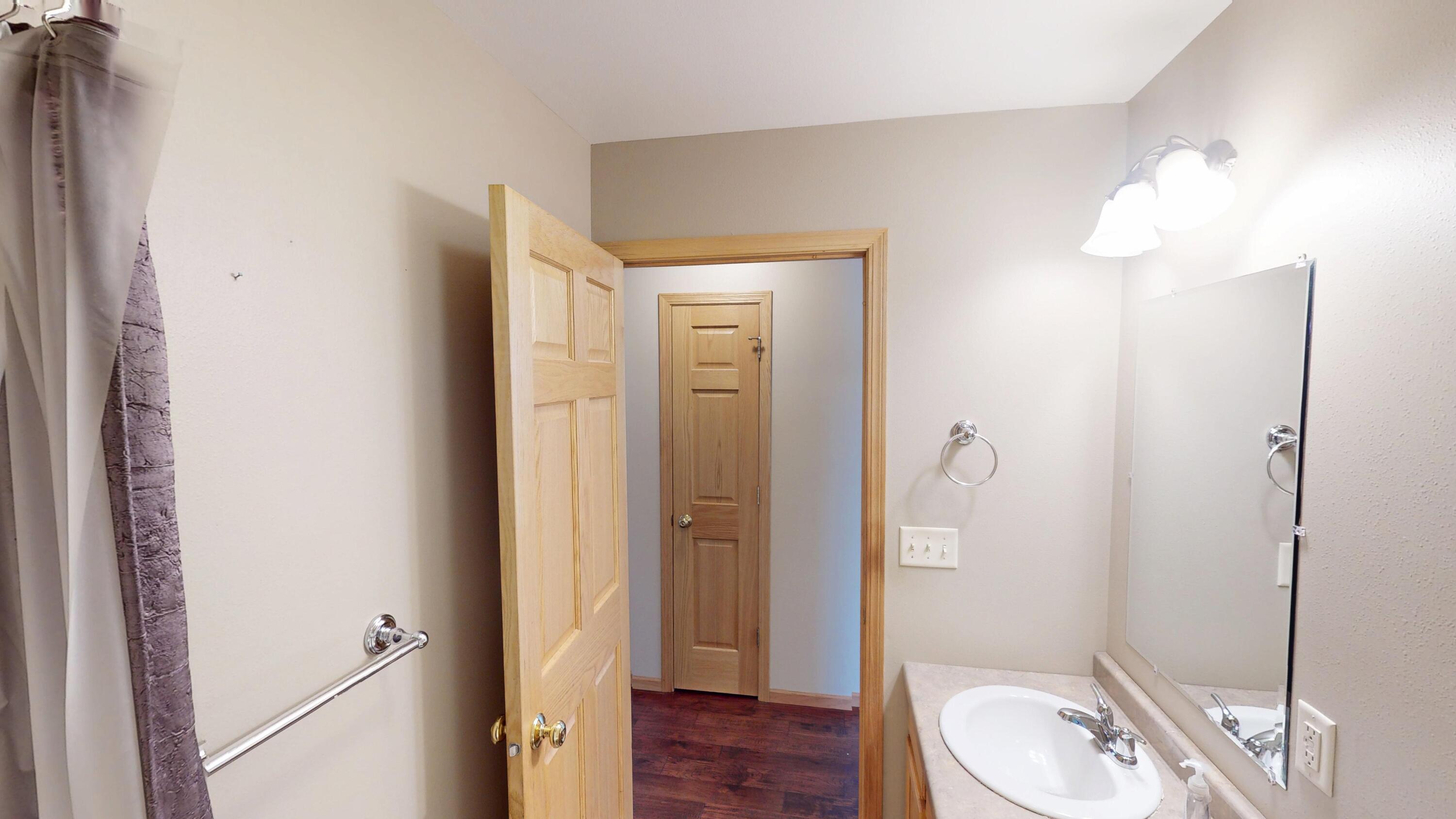 2002 Viking Avenue Holmen, WI 54636 - Photo 29 of 48 Bath 2