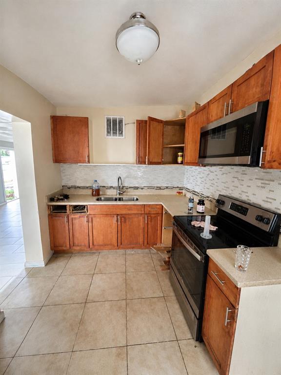 4615 Clarcona Ocoee Road Orlando, FL 32810 - Photo 8 of 19