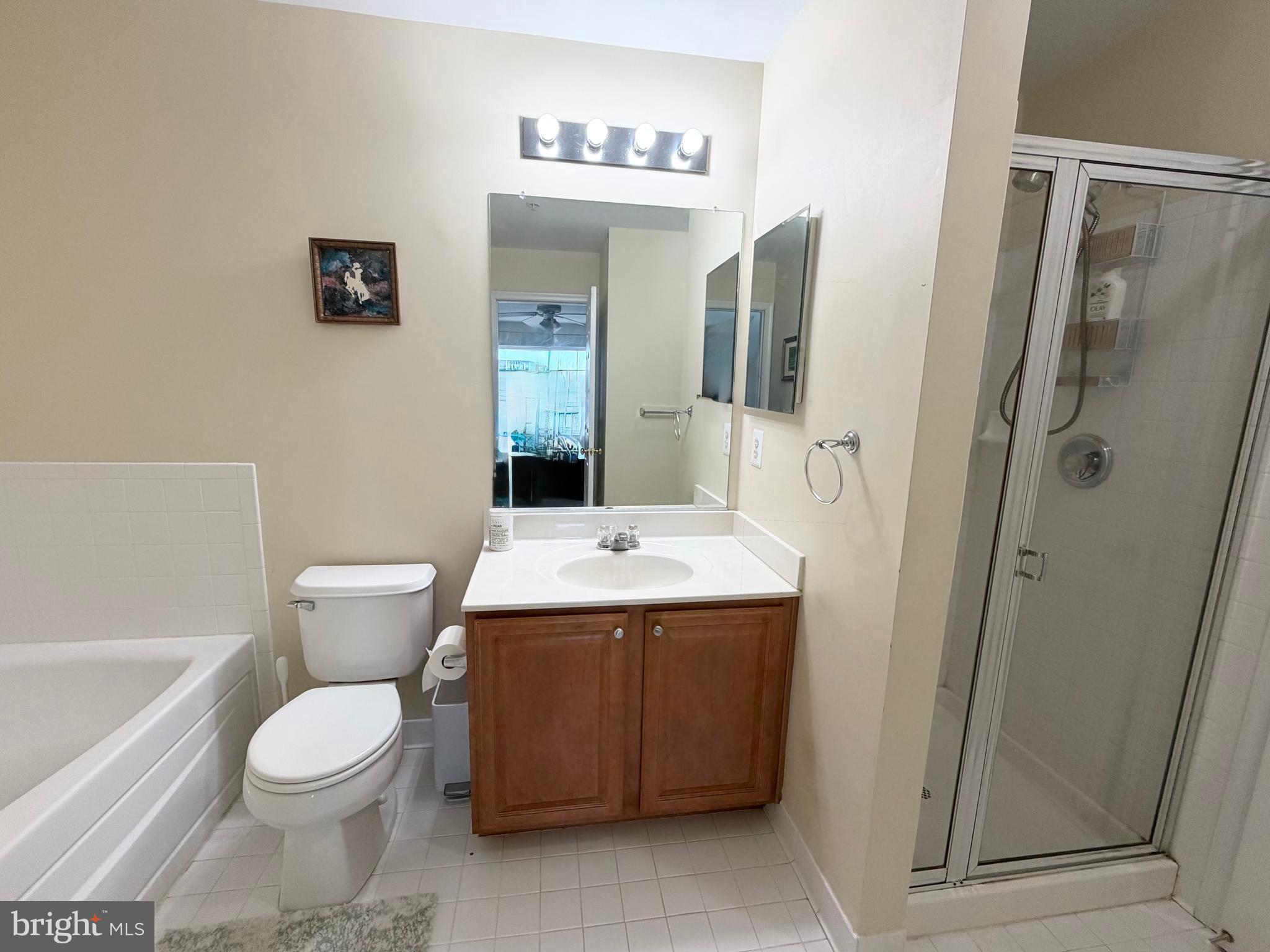 2013 Astilbe Way, Unit 2013 Odenton, MD 21113 - Photo 36 of 61 Upper level full bath