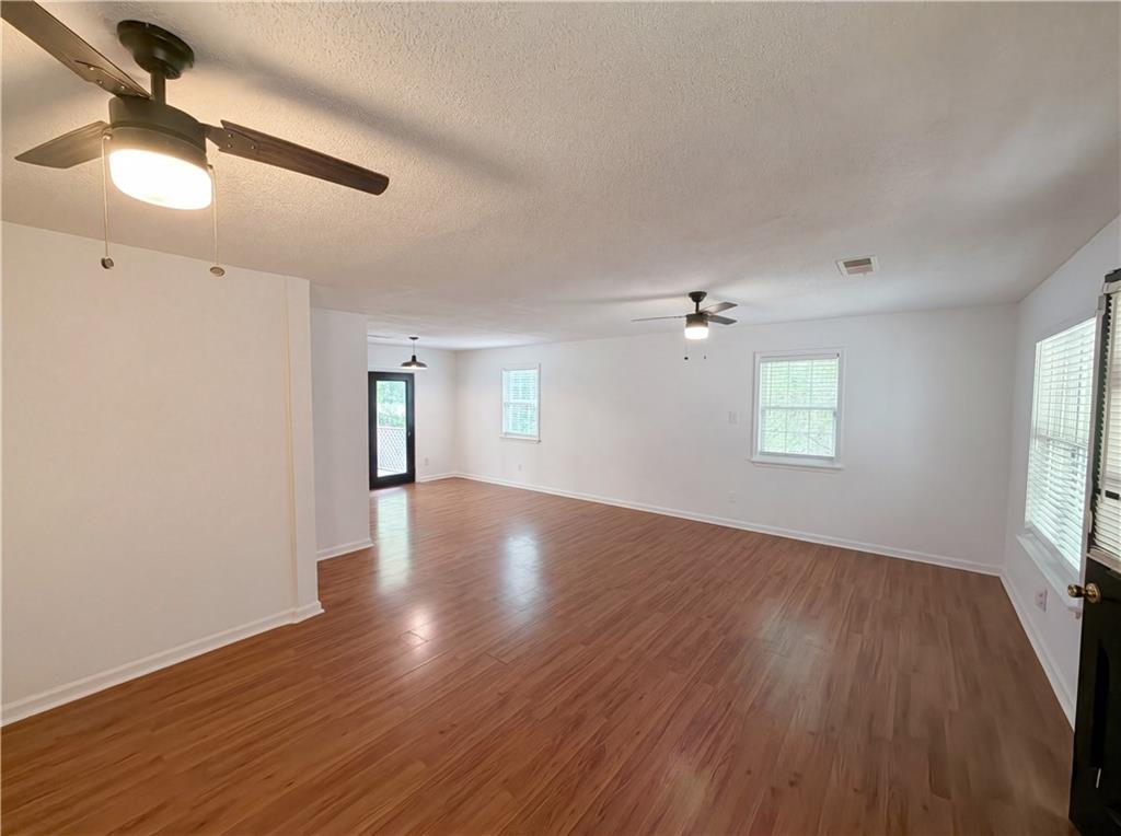 2860 Oxford Road Atlanta, GA 30349 - Photo 4 of 17