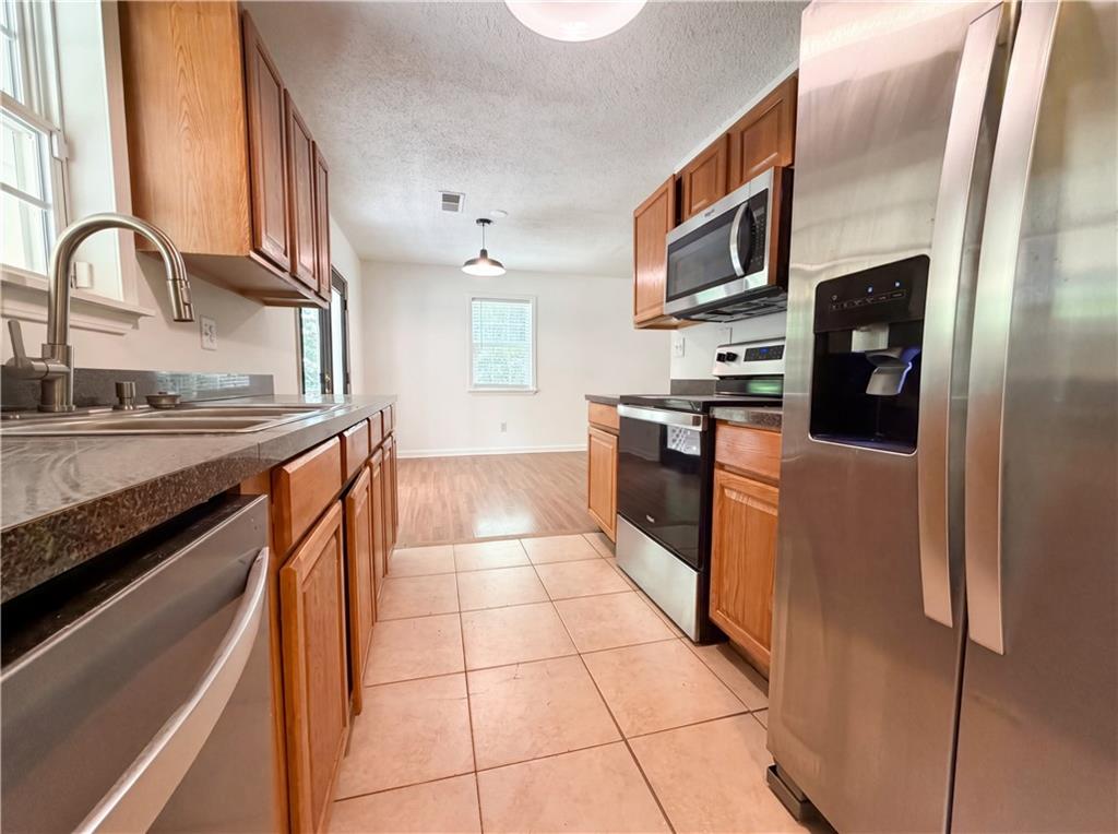 2860 Oxford Road Atlanta, GA 30349 - Photo 5 of 17