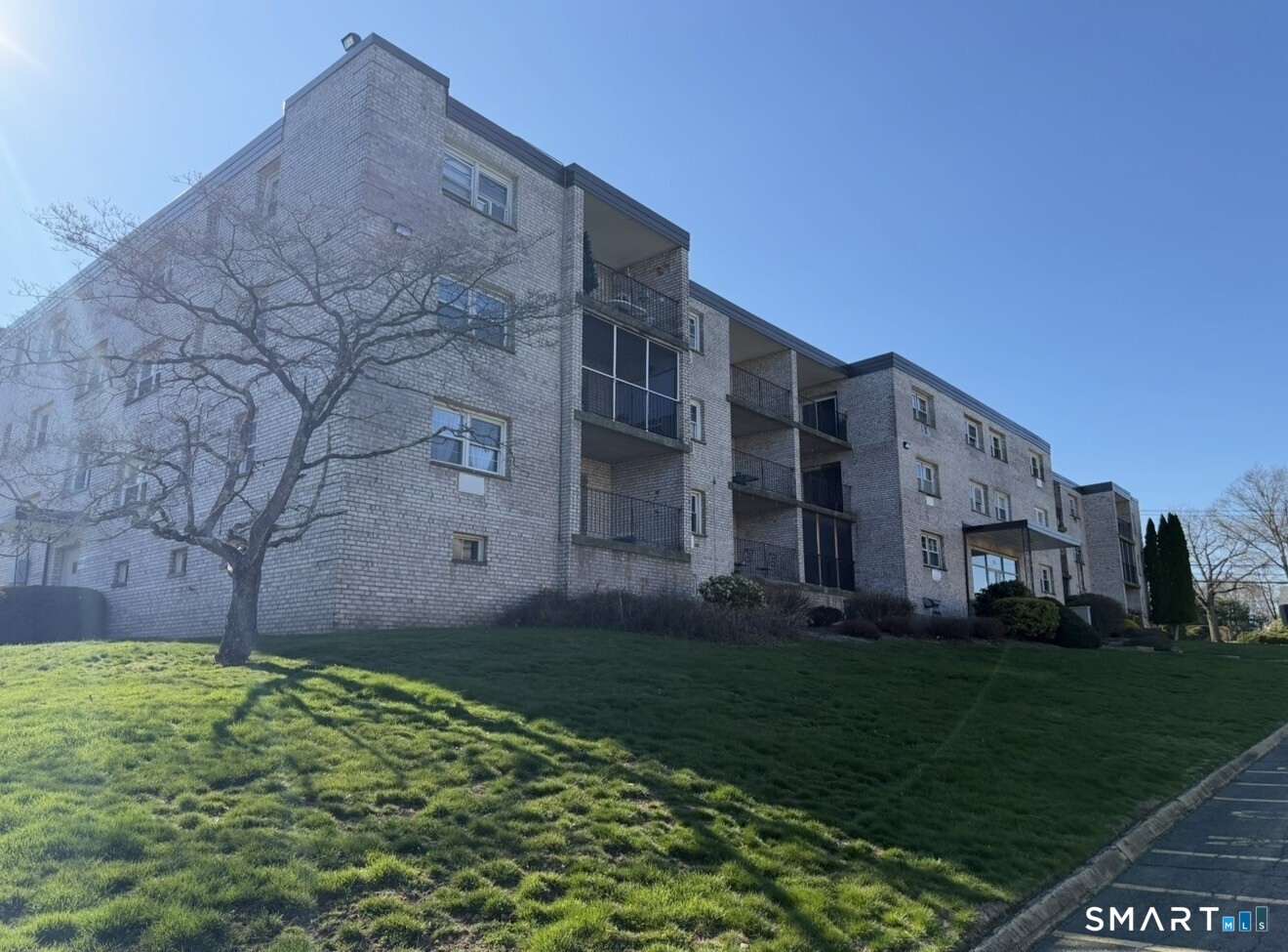 308 Meadowside Road, Unit 305 Milford, CT 06460 - Photo 1 of 10