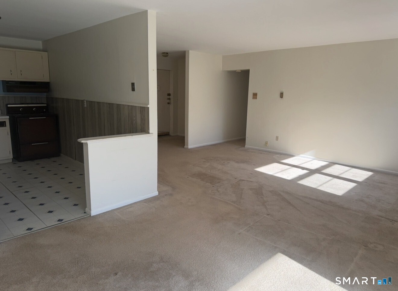 308 Meadowside Road, Unit 305 Milford, CT 06460 - Photo 2 of 10