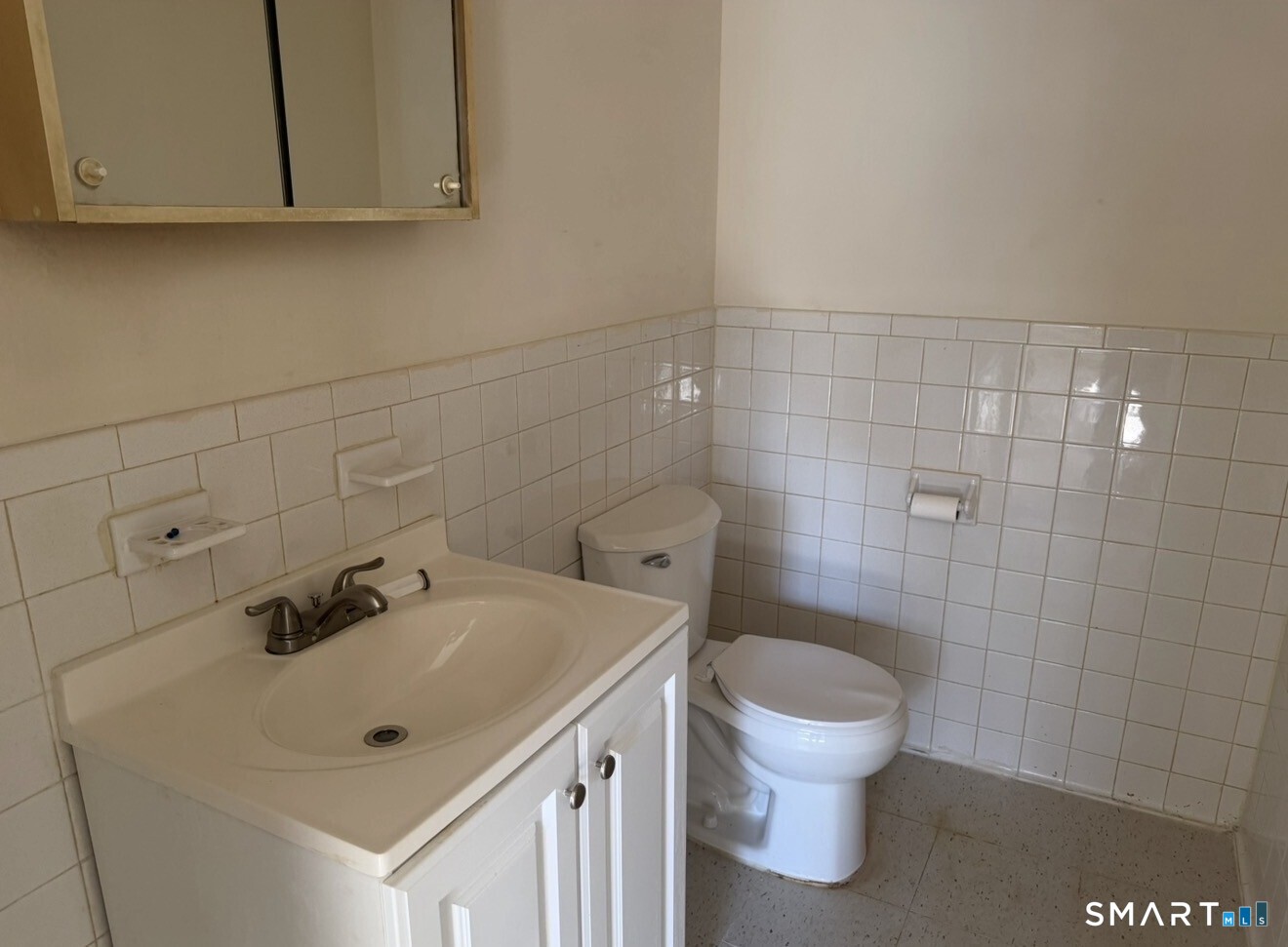 308 Meadowside Road, Unit 305 Milford, CT 06460 - Photo 5 of 10