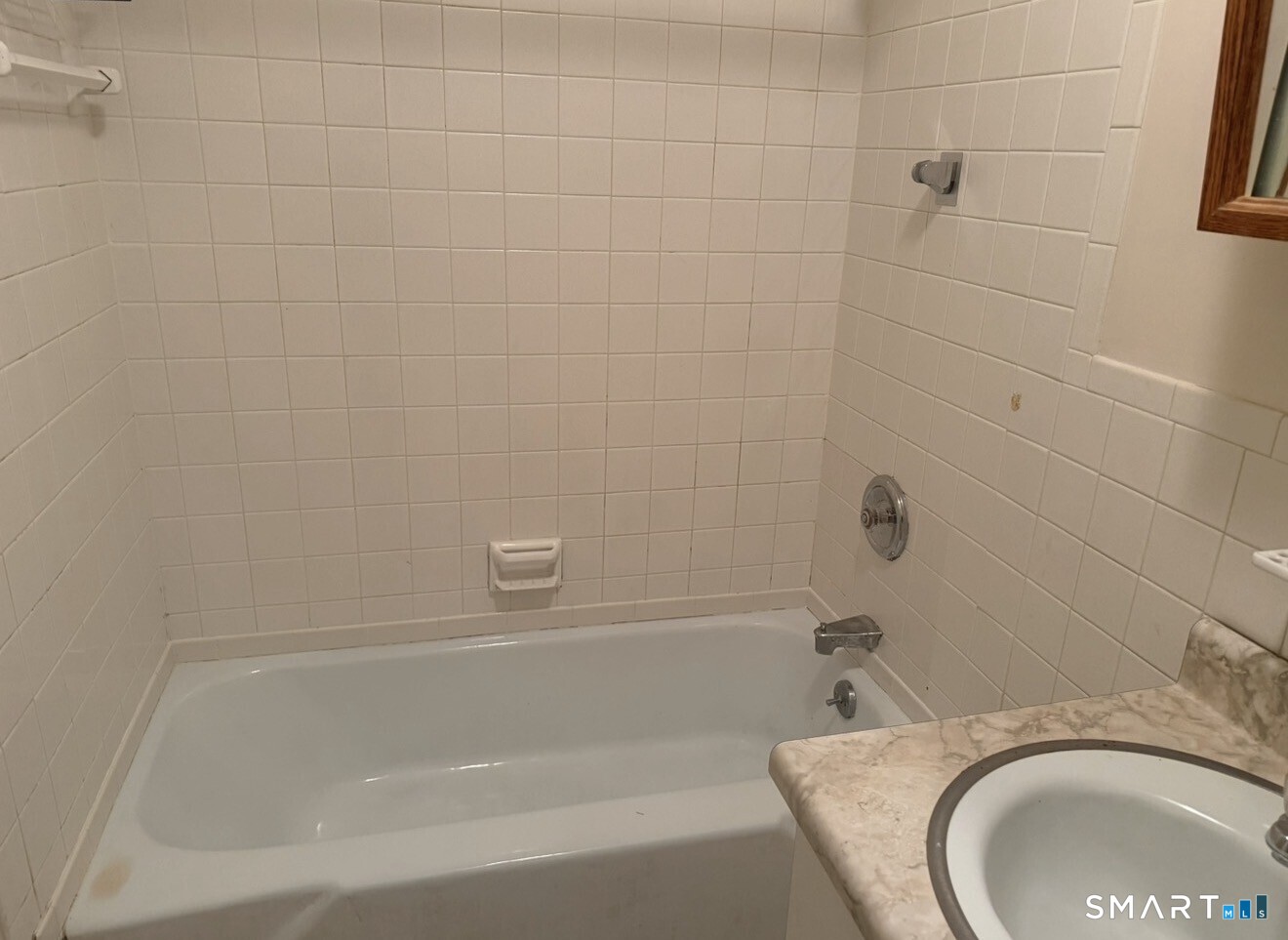 308 Meadowside Road, Unit 305 Milford, CT 06460 - Photo 6 of 10