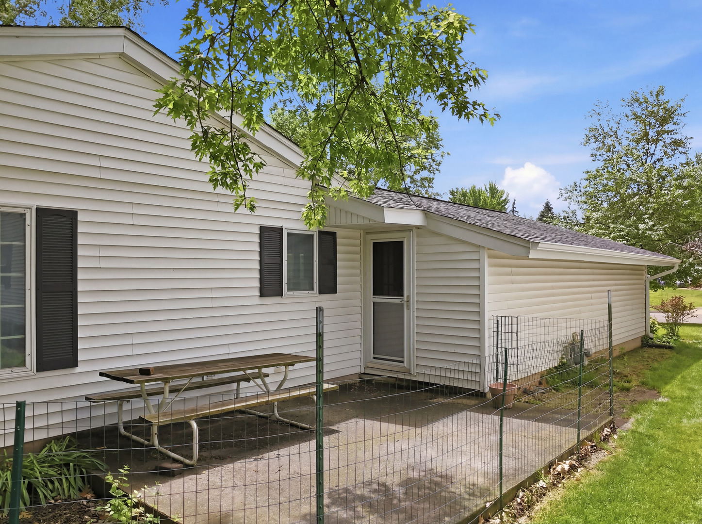 323 East Dresser Road DeKalb, IL 60115 - Photo 34 of 37