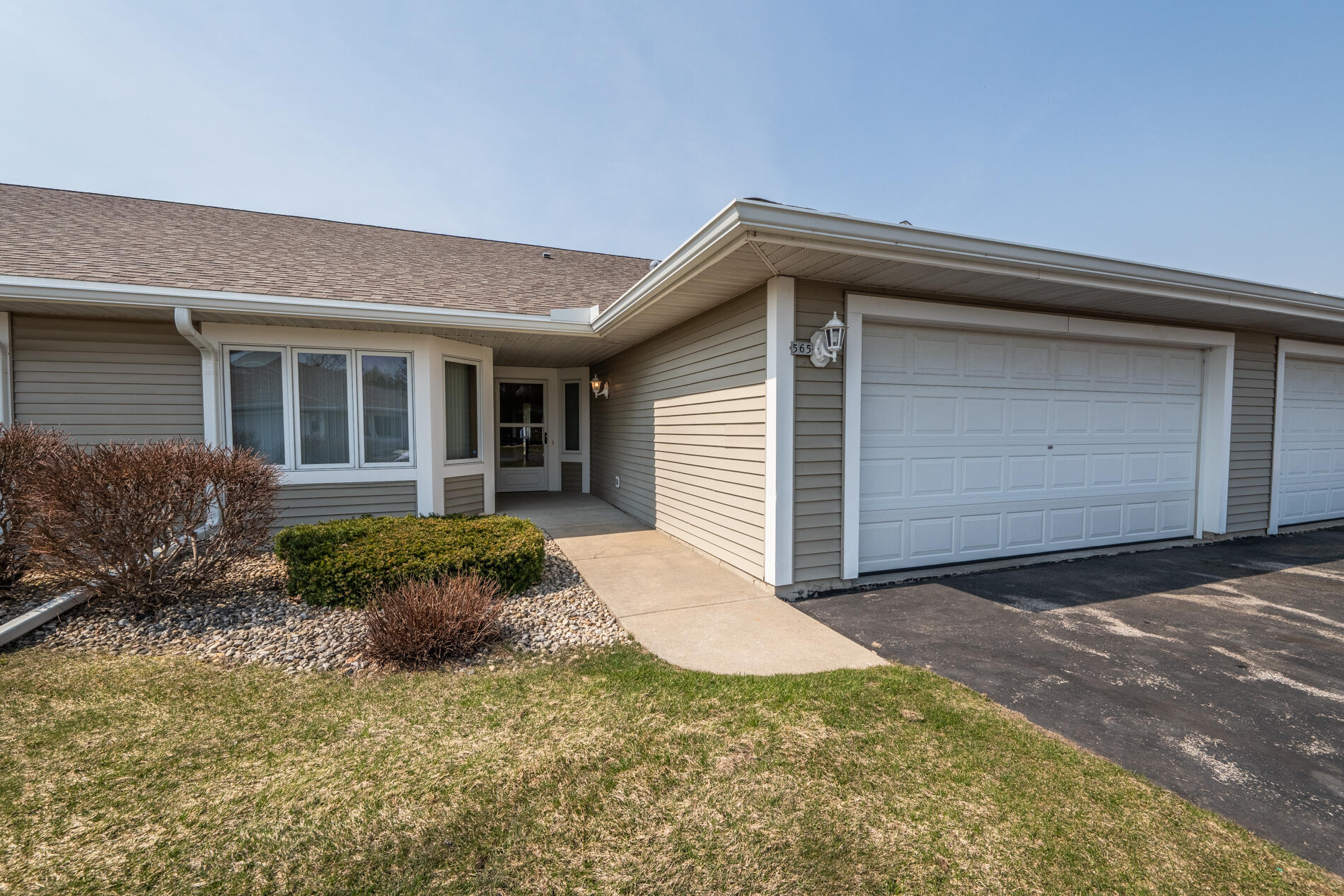 565 Hartford Square Hartford, WI 53027 - Photo 1 of 1 Welcome Home!