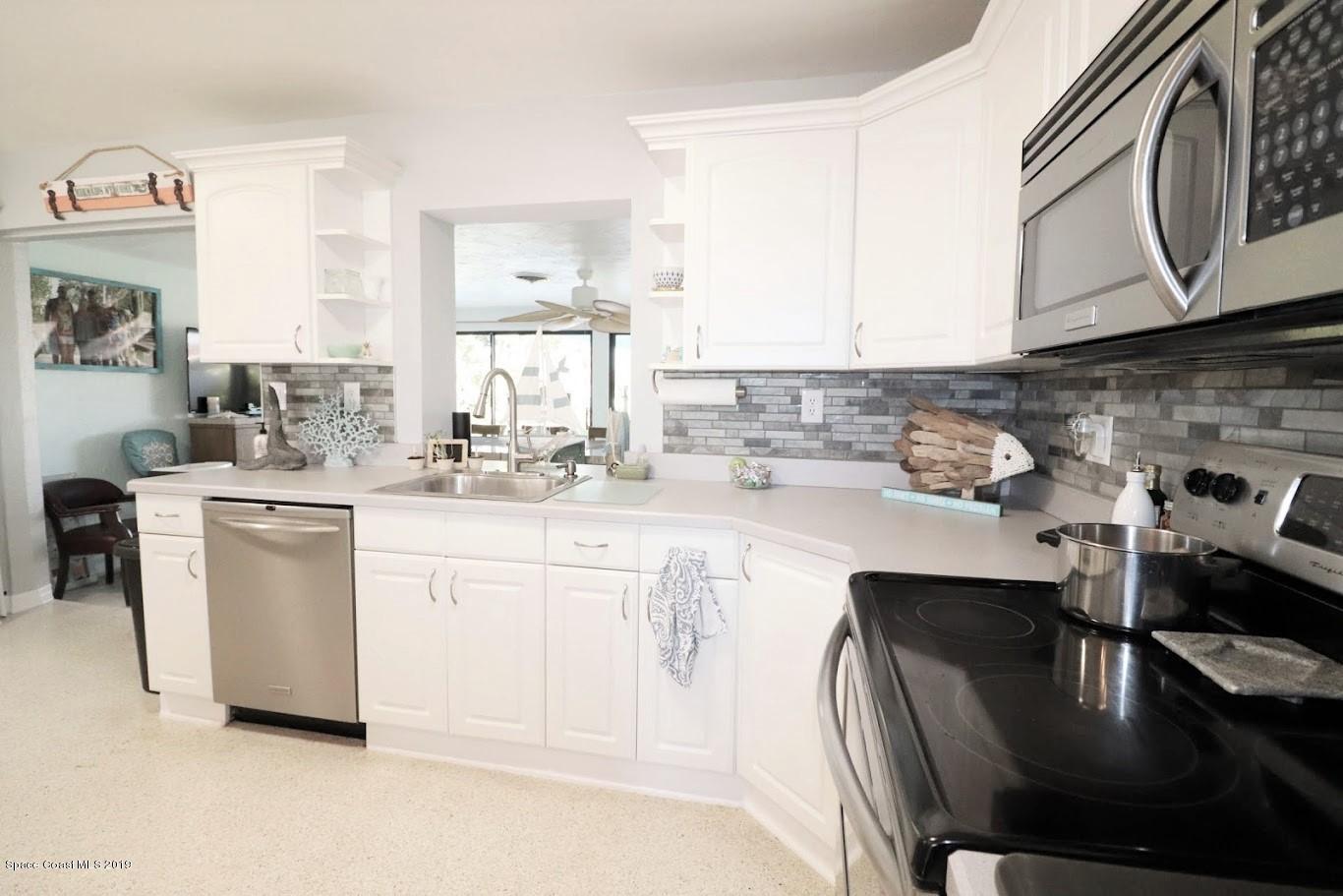 117 Chipola Road Cocoa Beach, FL 32931 - Photo 6 of 54 117 Chipola kitchen4